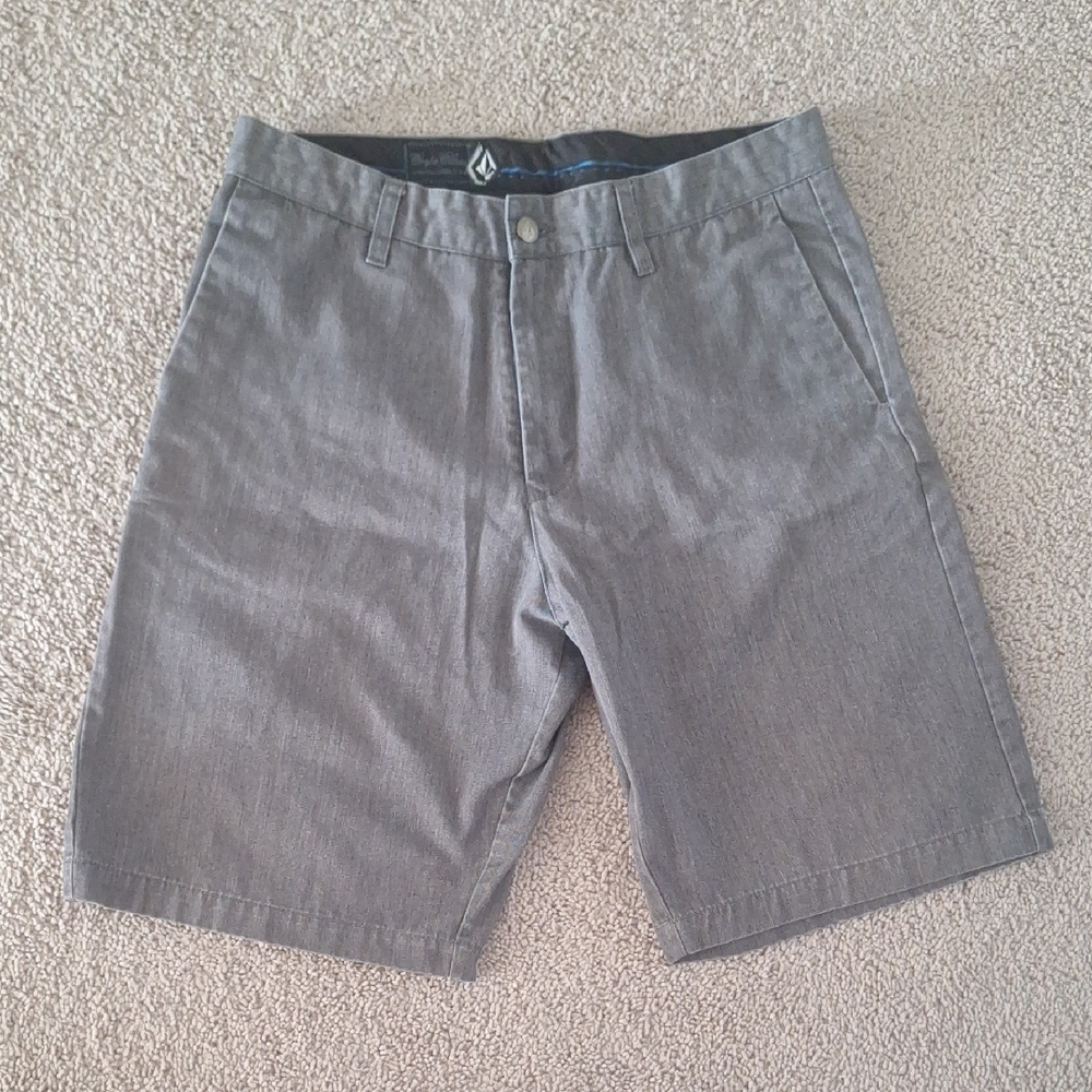 Gray Volcom Men's Shorts Size 32